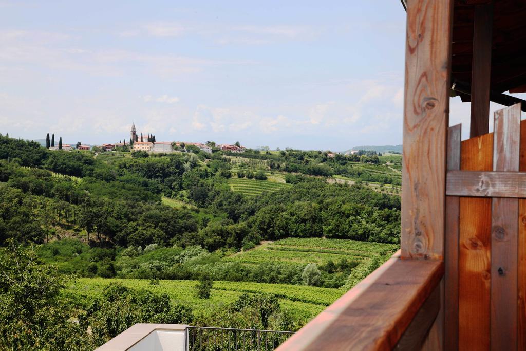 Boutique Hotel Dvor Dobrovo Quarto foto