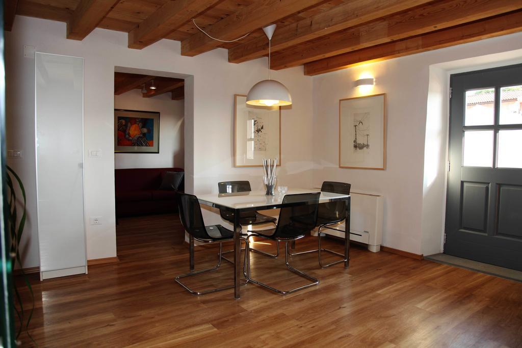 Boutique Hotel Dvor Dobrovo Quarto foto