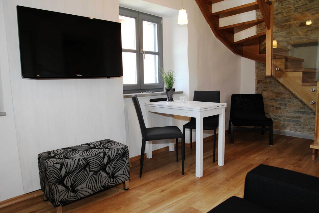Boutique Hotel Dvor Dobrovo Quarto foto