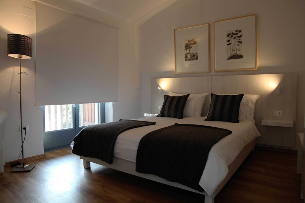 Boutique Hotel Dvor Dobrovo Quarto foto