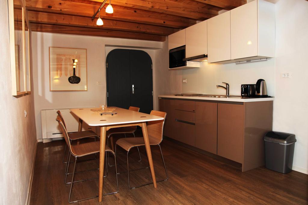 Boutique Hotel Dvor Dobrovo Quarto foto